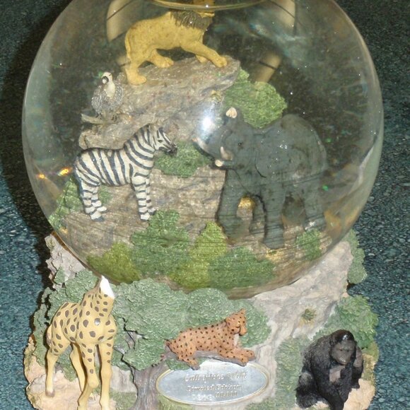"Call Of The Wild" Westland African Snow Globe Plays "Born Free" CHRISTMAS GIFT! - Picture 7 of 9